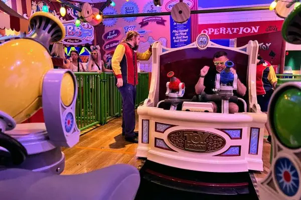 ride vehicles for toy story mania