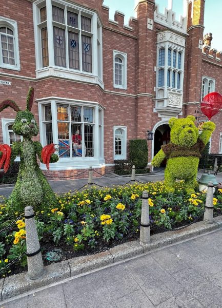 winnie the pooh topiary - flower and garden - epcot
