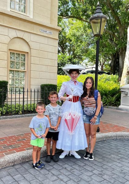 mary poppins meet and greet - epcot - united kingdom pavilion