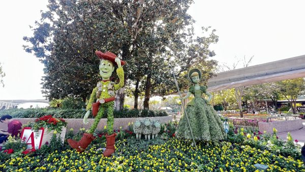 woody and bo peep topiary at epcot flower and garden festival