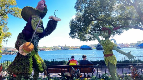 peter pan and captain hook topiaries at epcot flower and garden festival