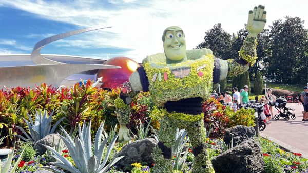buzz lightyear topiary at epcot flower and garden