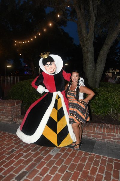 queen of hearts mickey's not so scary halloween party