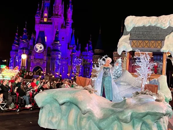 elsa frozen mickey's once upon a christmastime parade