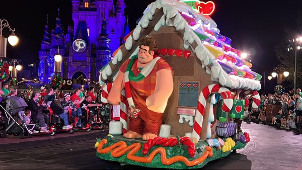 wreck it ralph mickey's once upon a christmastime parade