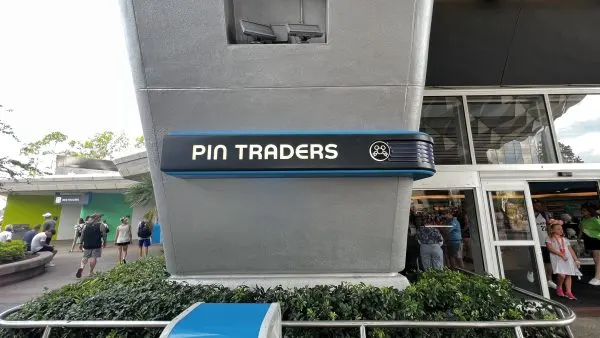 camera center pin traders - world celebration - epcot