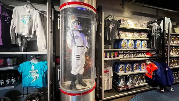 cargo bay gift shop mission:space epcot